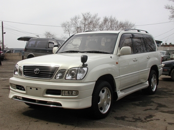 2000 Toyota LAND Cruiser