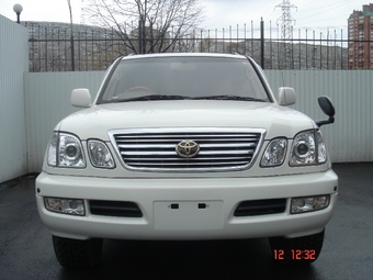 2000 Toyota LAND Cruiser