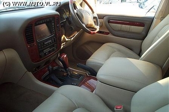 2000 Toyota LAND Cruiser