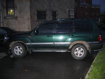 2000 Toyota LAND Cruiser