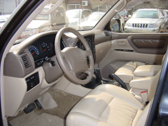 2000 Toyota LAND Cruiser picture