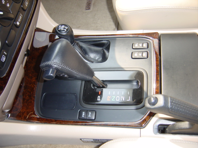 2000 Toyota LAND Cruiser picture