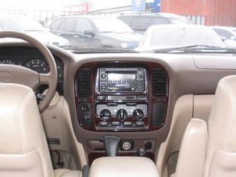 2000 Toyota LAND Cruiser picture