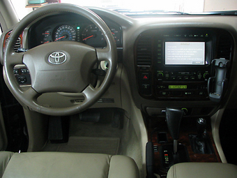 2000 Toyota LAND Cruiser picture