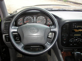 2000 Toyota LAND Cruiser picture