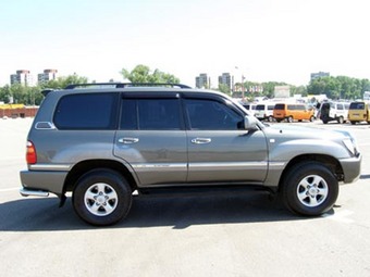 2000 Toyota LAND Cruiser picture