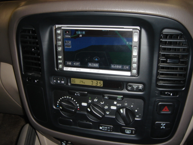 2002 Toyota LAND Cruiser picture