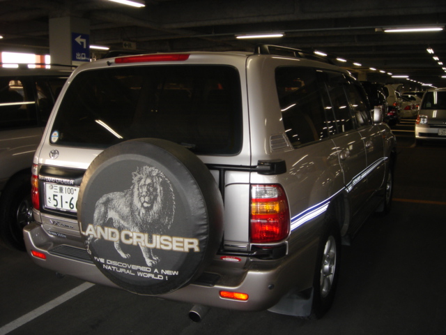 2002 Toyota LAND Cruiser picture